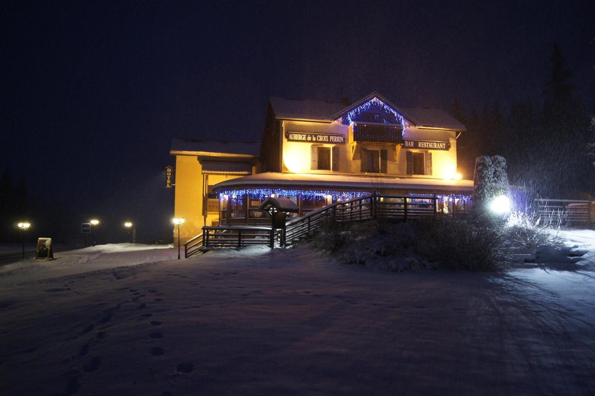 Auberge De La Croix Perrin Lans-en-Vercors Exterior photo
