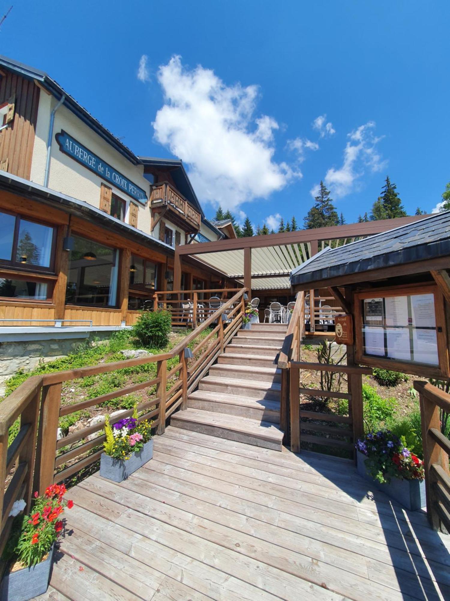 Auberge De La Croix Perrin Lans-en-Vercors Exterior photo