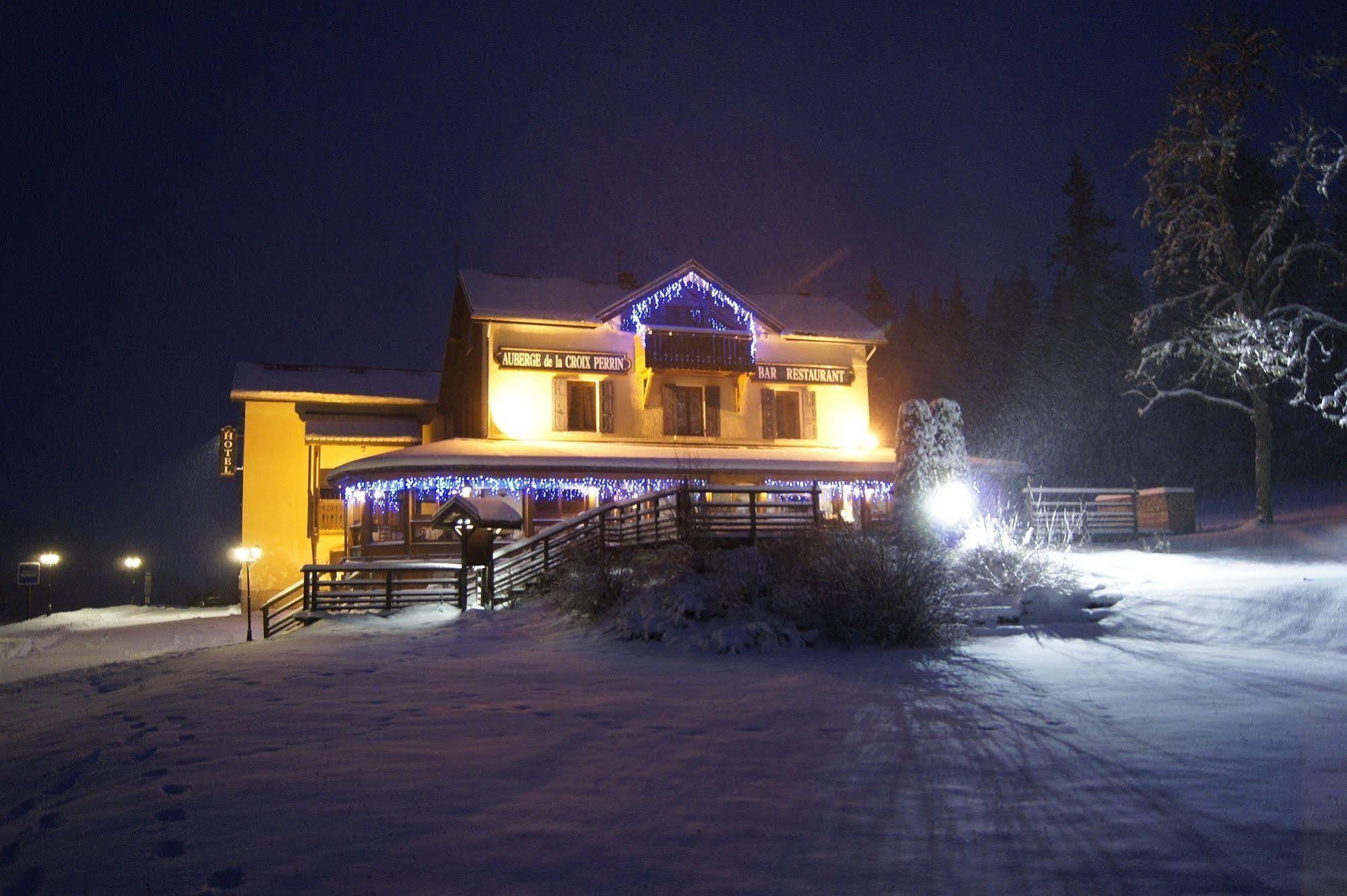 Auberge De La Croix Perrin Lans-en-Vercors Exterior photo