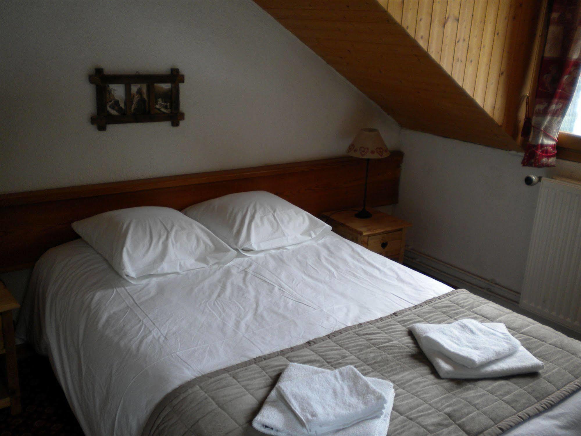 Auberge De La Croix Perrin Lans-en-Vercors Exterior photo